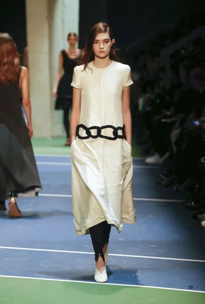 Look 19